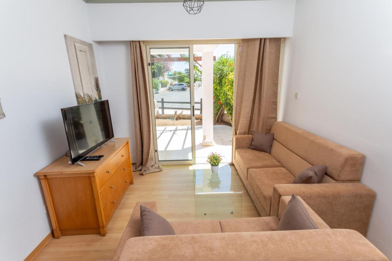 Always Welcome! Near Beach, Cml Swimming Pool Paphos Eksteriør bilde