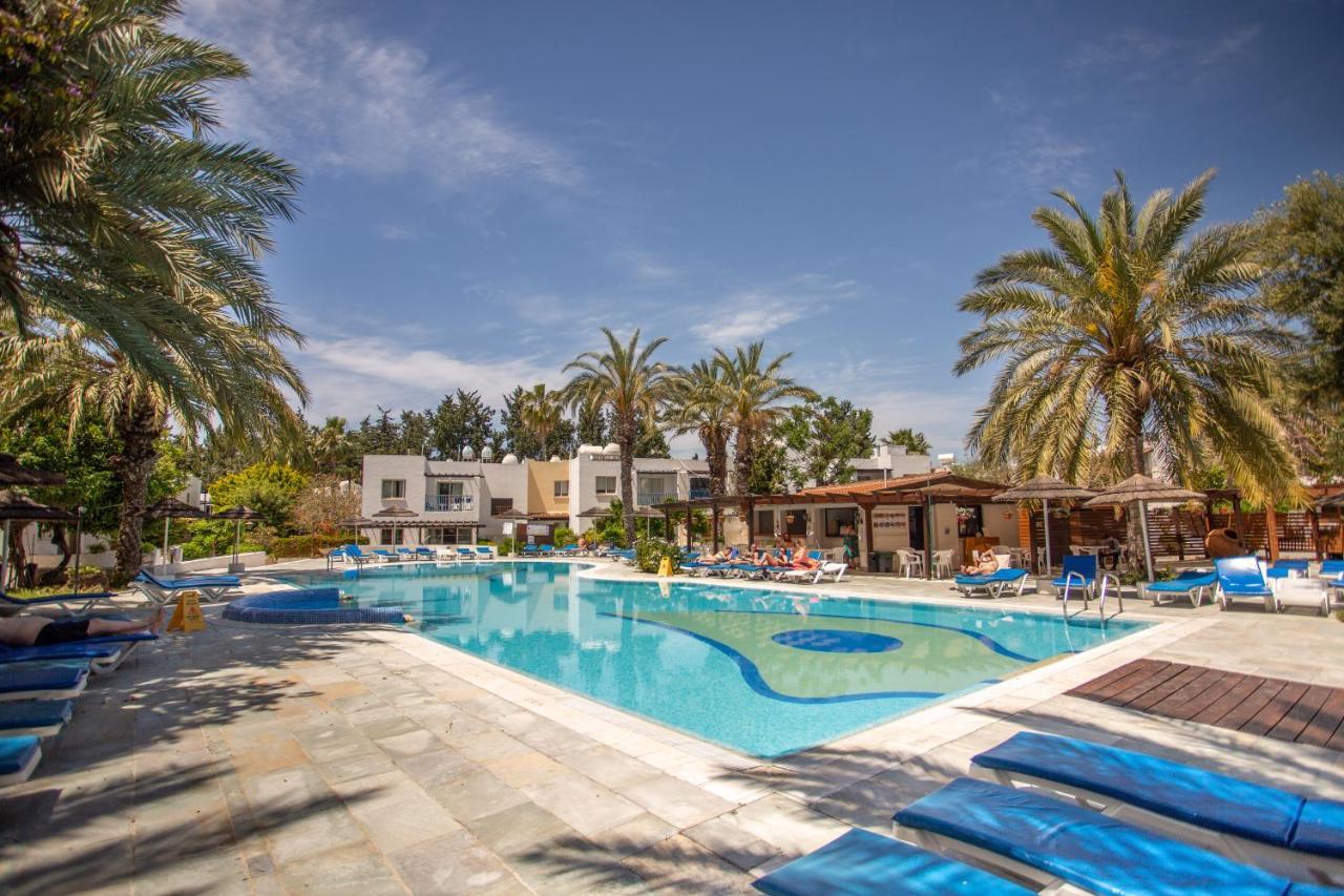 Always Welcome! Near Beach, Cml Swimming Pool Paphos Eksteriør bilde